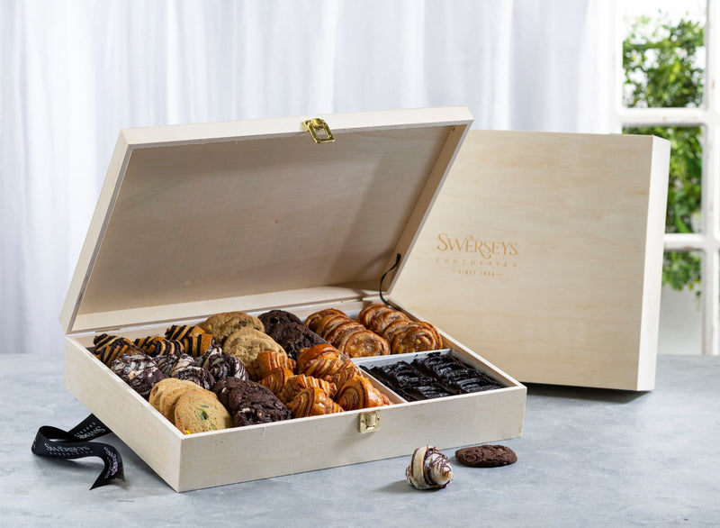 Shavuot Assorted Pastries & Cheese Florets Large Bakery Gift Box - Swerseys