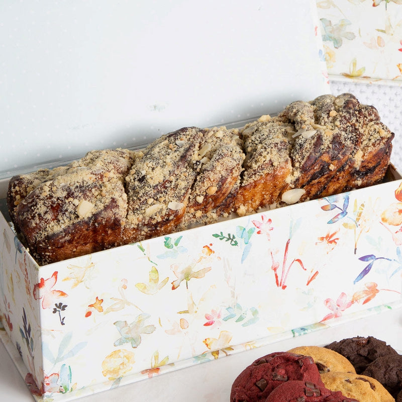 Rosh Hashanah Gourmet Almond Babka Cake & Cookies Gift Box 2 - Swerseys 