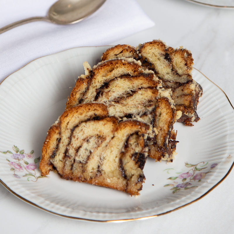 Rosh Hashanah Gourmet Almond Babka Cake & Cookies Gift Box 3 - Swerseys 
