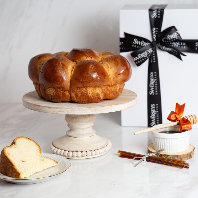 Rosh Hashanah Gourmet Challah Gift Box - Challah Bread, Honey Dipper, Honey, and Honey Sticks